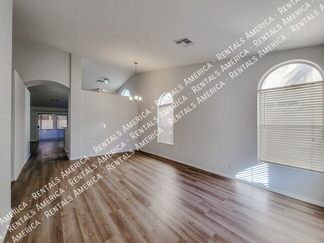Building Photo - 282 S Jesse St