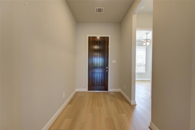 Building Photo - 10239 Bayou Oaks Dr