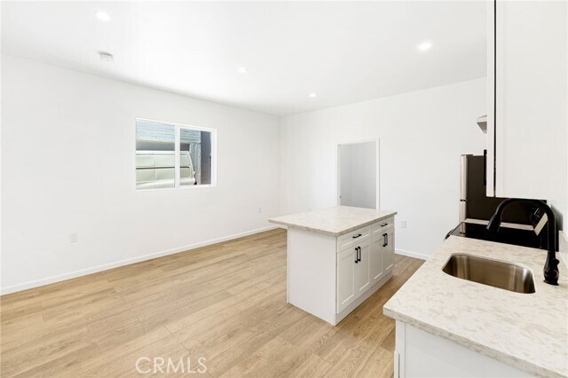 Foto del edificio - 1375 N Mentor Ave