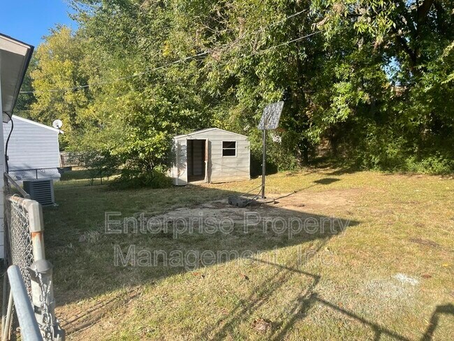 Building Photo - 5190 Jonetta St