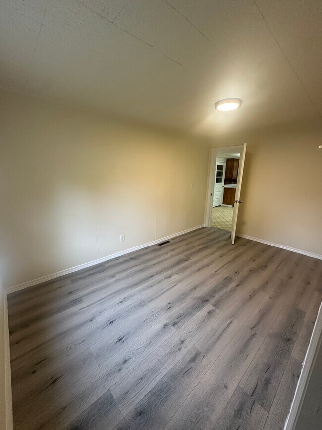 Foto del edificio - 520 N Maple St