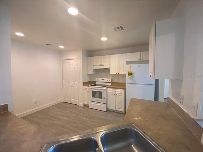 Foto del edificio - 4947 Ava Pointe Dr