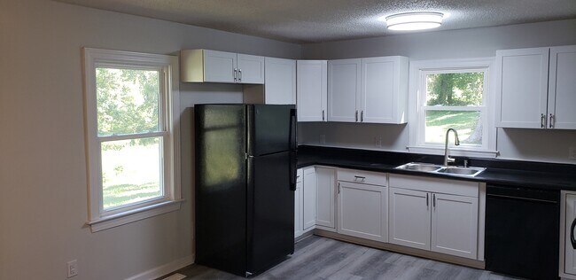 Foto del edificio - 6721 Jewel Ave