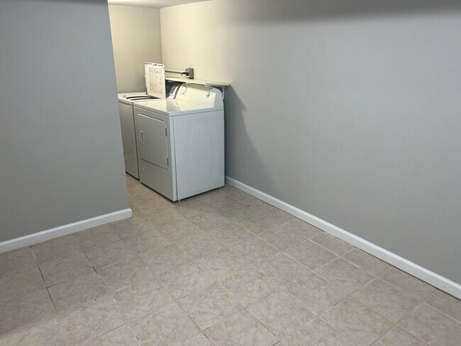 Foto del edificio - 15139 Beverly Dr