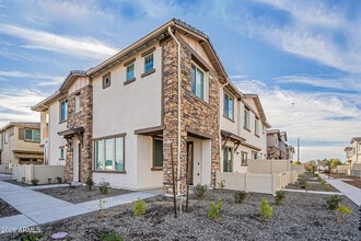 Building Photo - 4100 S Pinelake Way