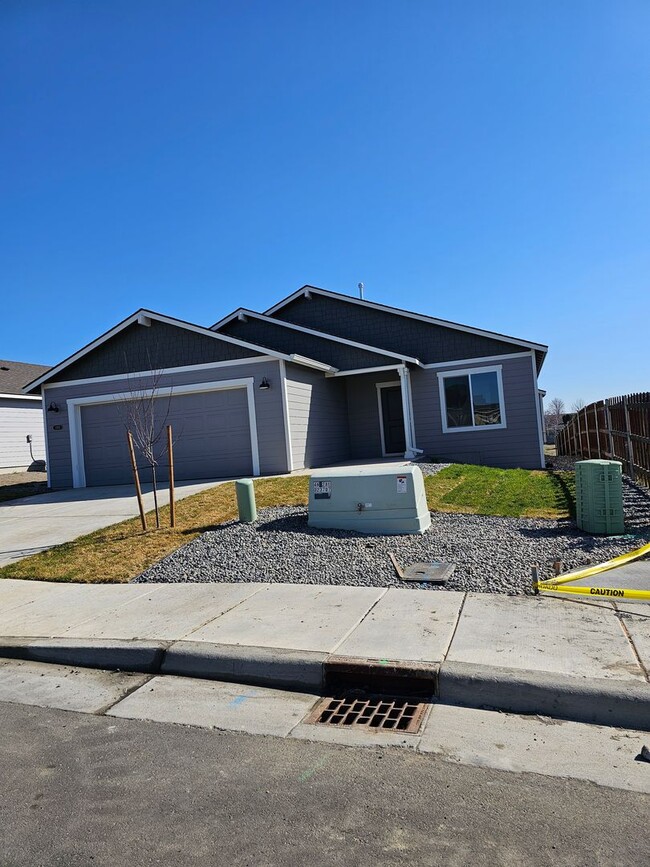 Building Photo - New Construction 3 bed 2 bath Single Story