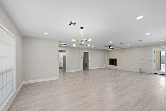 Foto del edificio - 5911 Rutherglenn Dr