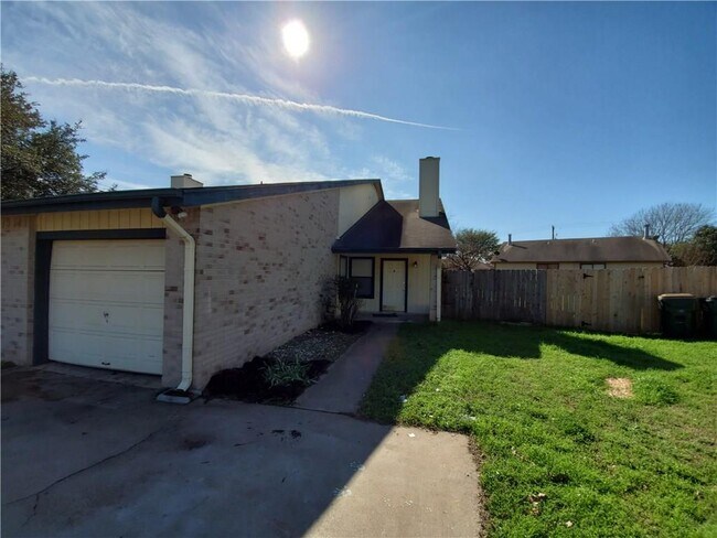 Building Photo - 108 Verna Spur