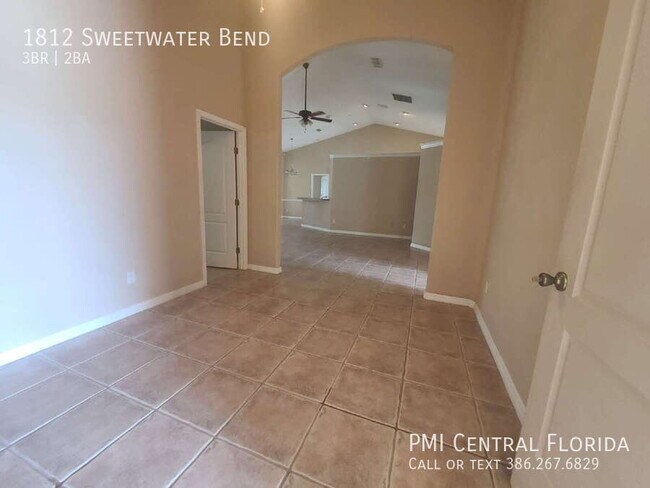 Building Photo - 1812 Sweetwater Bend