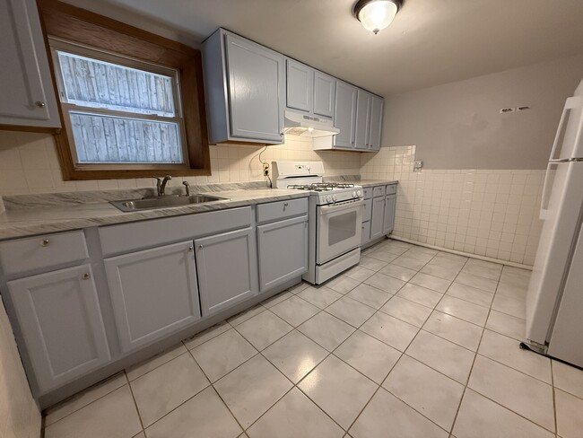 Building Photo - 4527 N Christiana Ave