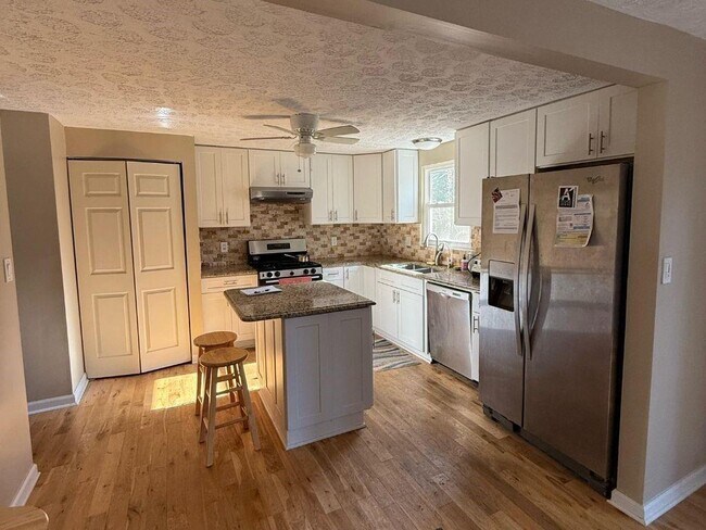 Foto del edificio - 1733 Ellenwood Dr NE