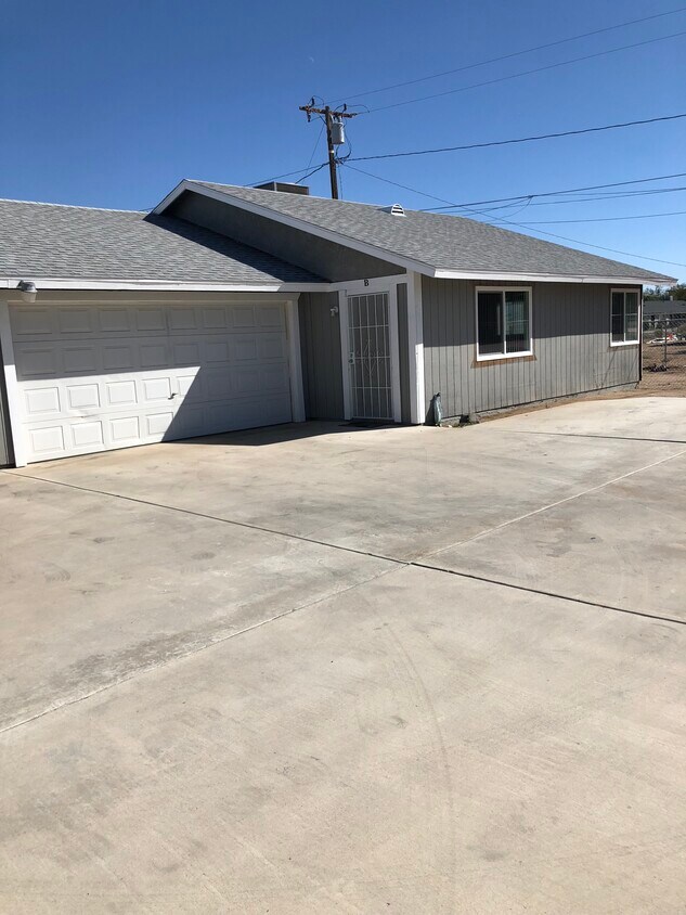 14025 Smoketree St Unit B, Hesperia, CA 92345 Apartments in Hesperia, CA