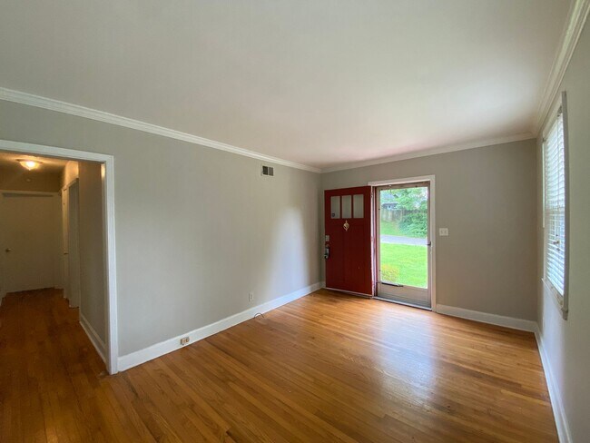 Foto del edificio - 1402 Chelsea St