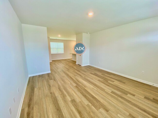Building Photo - Now Pre-Leasing for August 2026: 3BR Home at The Retreat at East Argent