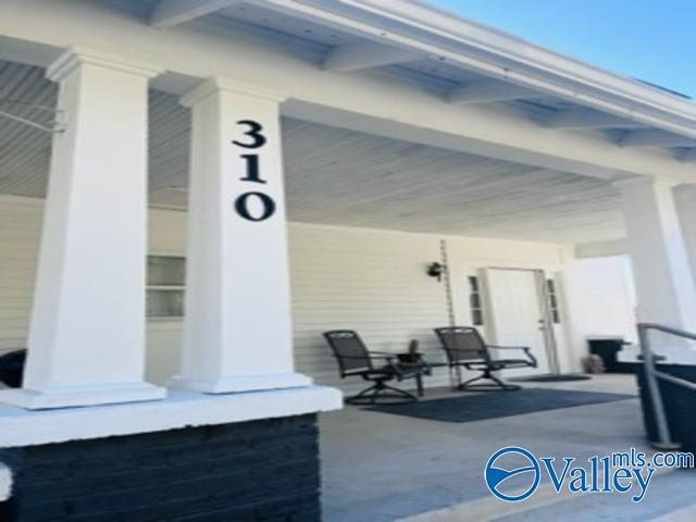 Building Photo - 310 Rock St SE