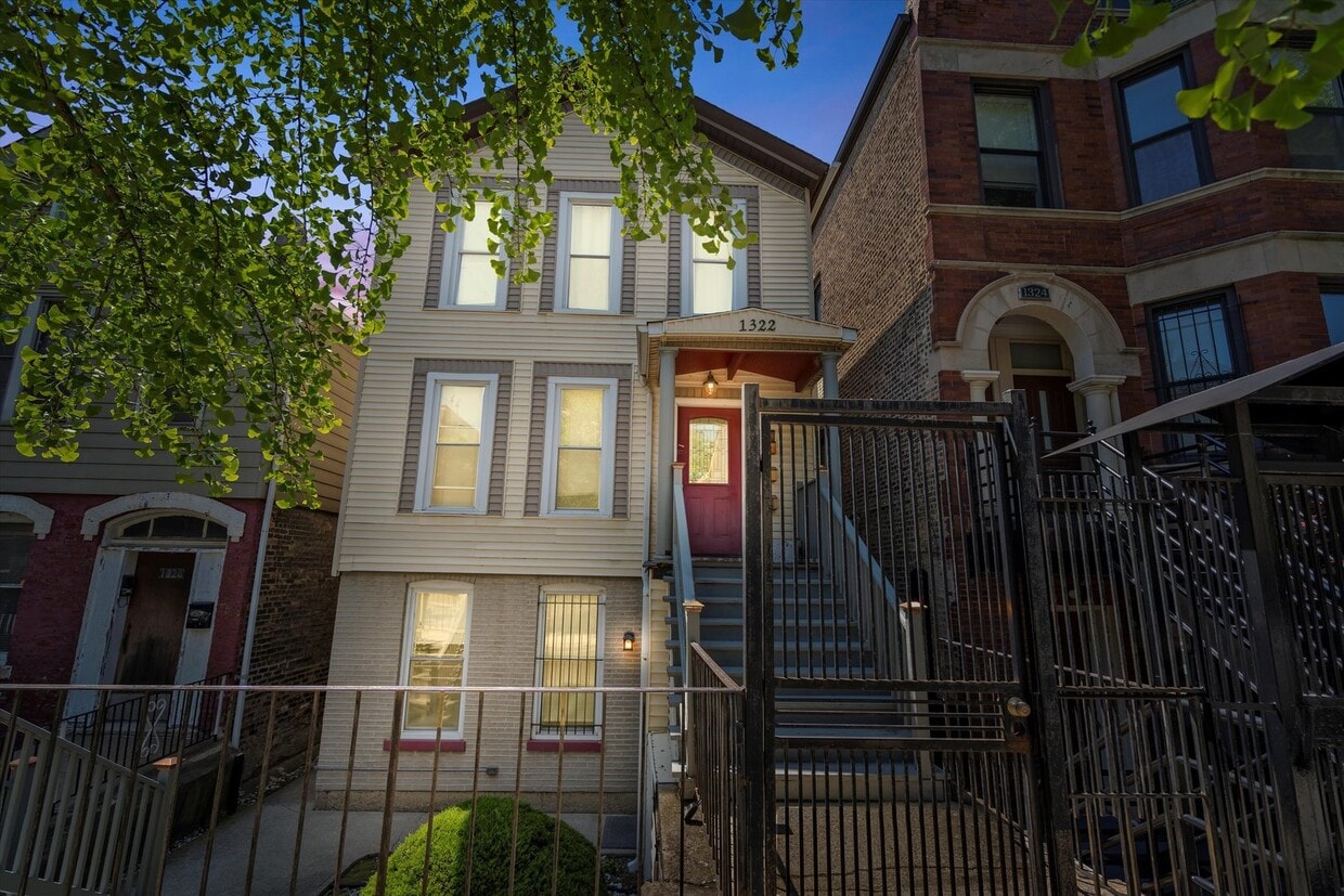 Primary Photo - 1322 N Bosworth Ave