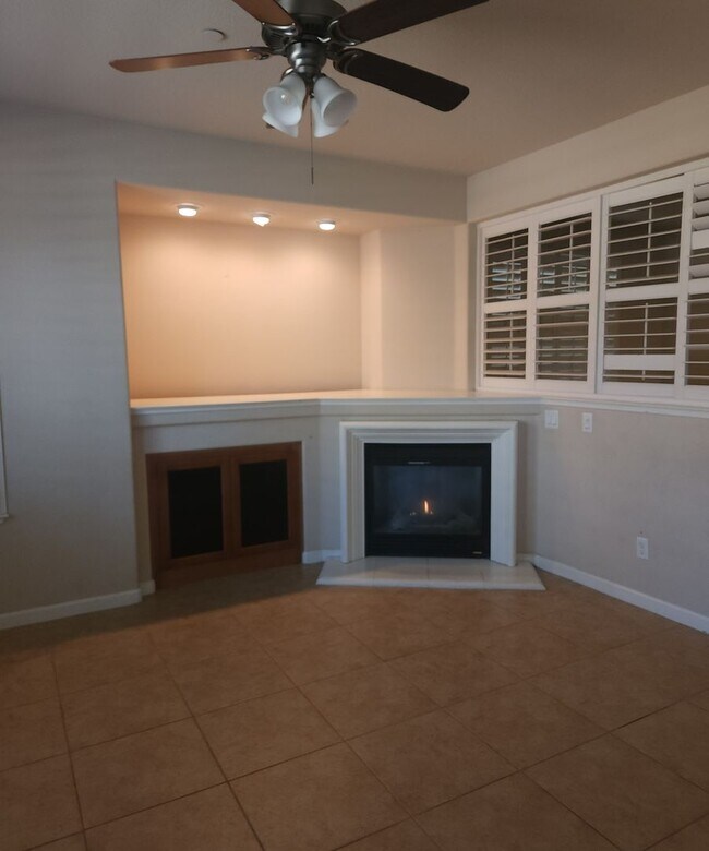 Foto del edificio - Beautiful townhouse in South Reno