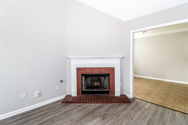 Building Photo - 1052 Cross Wood Ln