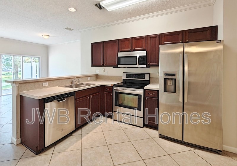 Building Photo - 1555 Biscayne Bay Dr