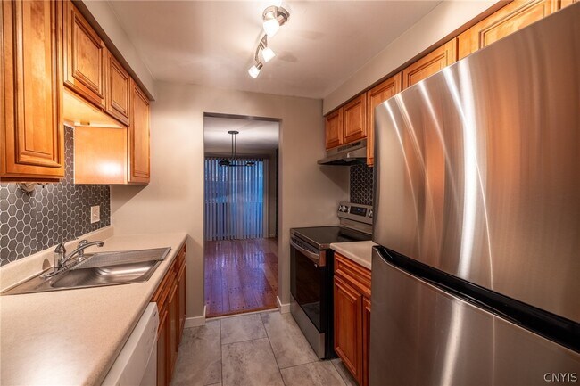 Foto del edificio - 705 Idlewood Blvd N