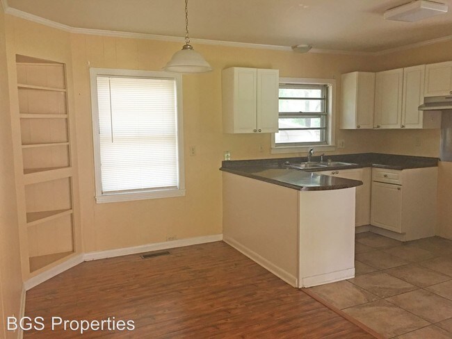 Foto del edificio - 2 br, 1 bath House - 868 N. Main St.