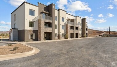 Building Photo - 302 S Divario Cyn Dr