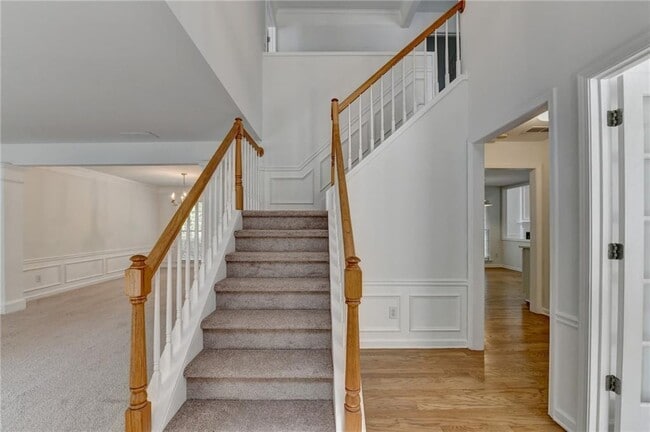 Building Photo - 6535 Ganton Dr