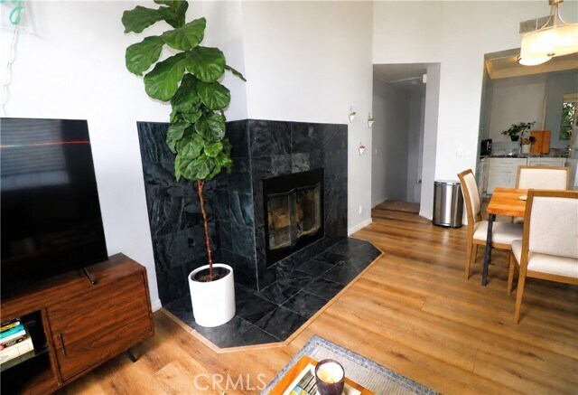 Foto del edificio - 512 Dahlia Ave