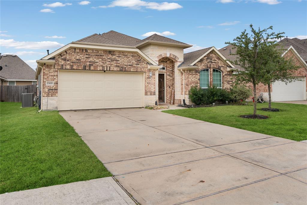 13619 Kodiak Brown Bear St, Crosby, TX 77532 House Rental in Crosby