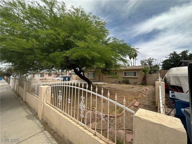 Building Photo - 4521 Swandale Ave