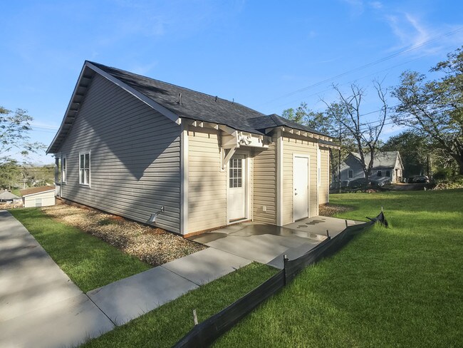 Building Photo - Spartanburg. Brand New 3BR/2BA Home