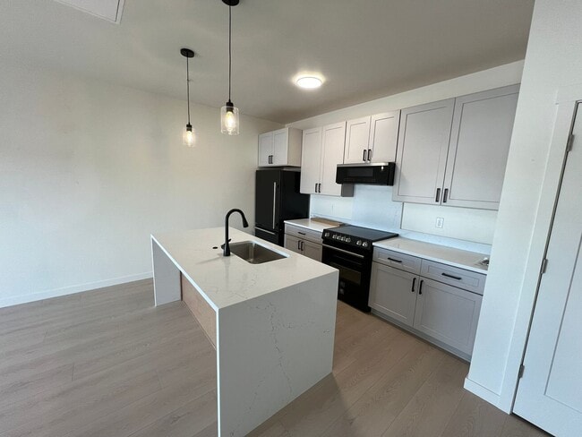 Interior Photo - The Lucille