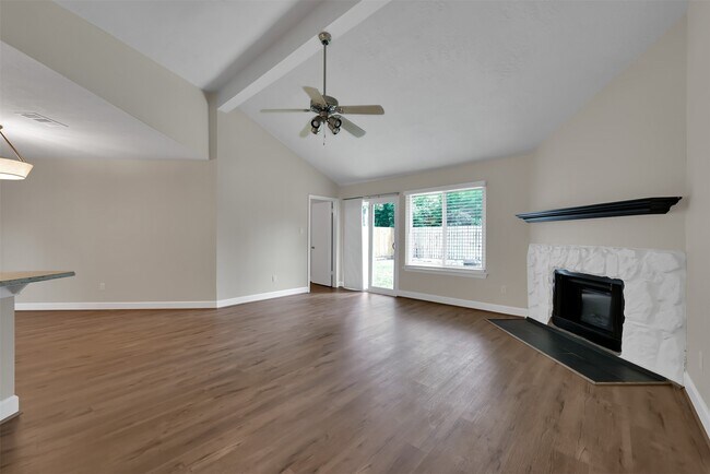 Foto del edificio - 22318 Meadowrock Dr