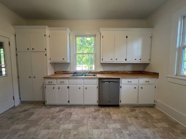Foto del edificio - 3 Bedroom, 1 Bath Home