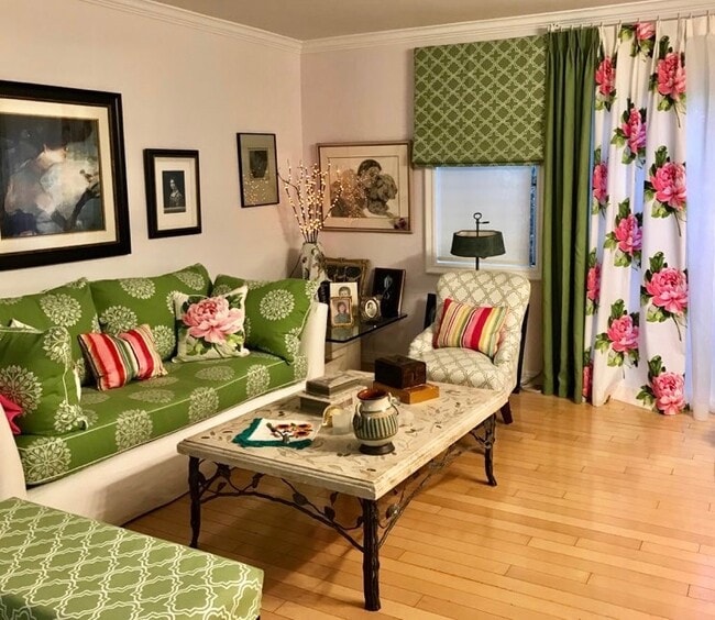 Building Photo - 1345 N Fuller Ave