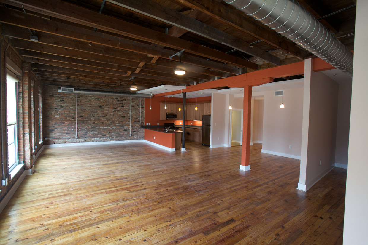 Main Living - 107 E Parrish St