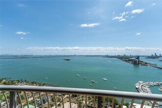 Building Photo - 1750 N Bayshore Dr