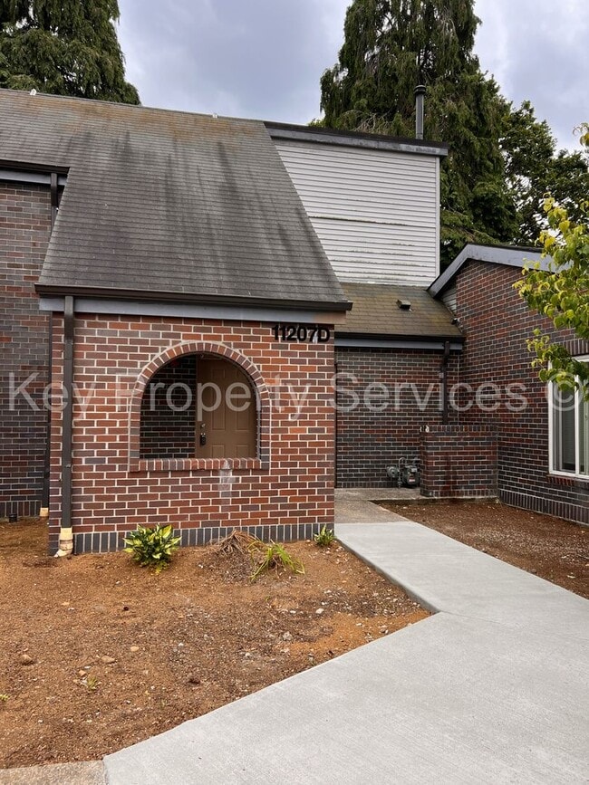 Vancouver Two Bedroom Townhome with Backyard - Vancouver Two Bedroom Townhome with Backyard