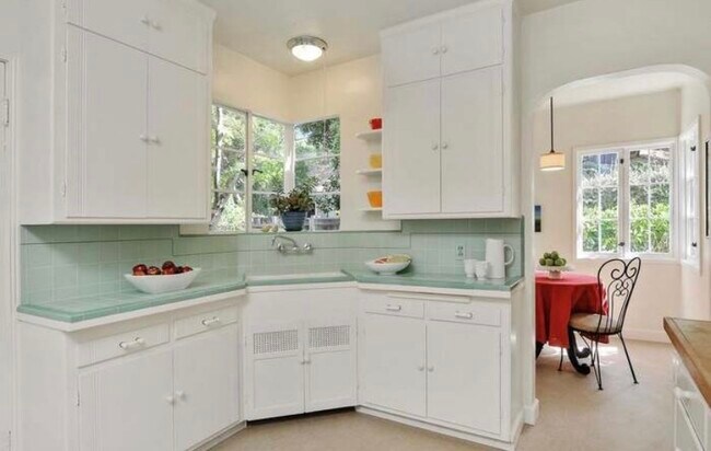 Foto del edificio - 527 Coventry Rd