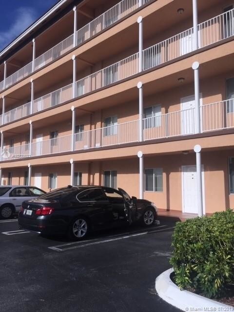 Foto del edificio - 17350 NW 67th Ave