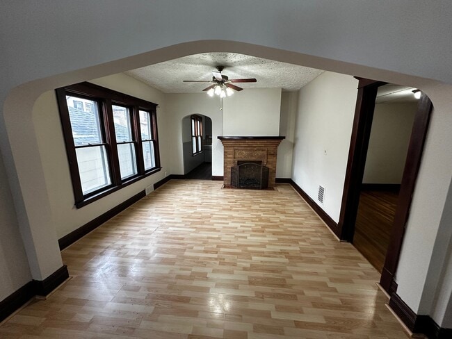 Foto del edificio - 23 Indian Orchard Pl