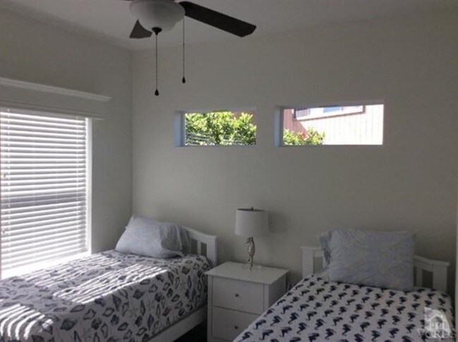 Foto del edificio - 4921 Dunes Cir