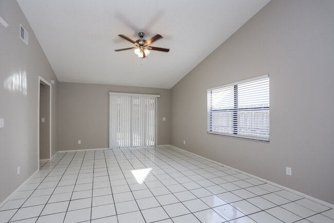Building Photo - 6006 Crickethollow Dr