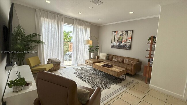Foto del edificio - 5440 NW 107th Ave
