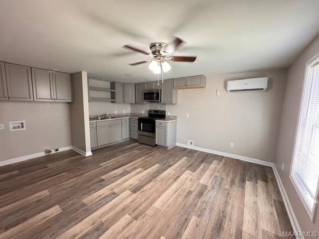 Foto del edificio - 1619 Pine Lake Dr