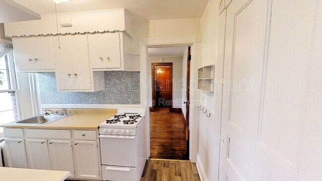 Foto del edificio - 583 Averill Ave