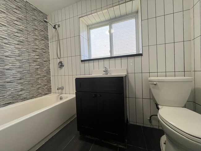 Foto del edificio - 98 Old Bergen Rd