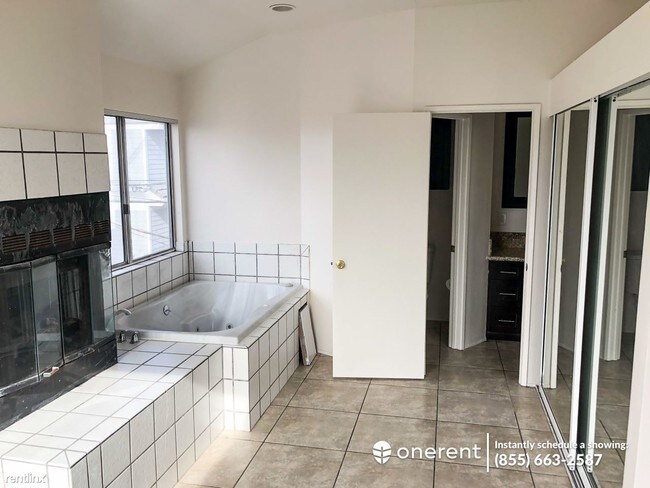 Building Photo - 716 Tangiers Ct