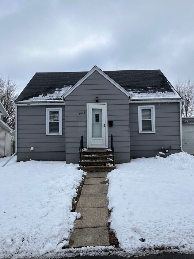 Primary Photo - 2 br, 1 bath House - 2023 8th Ave North