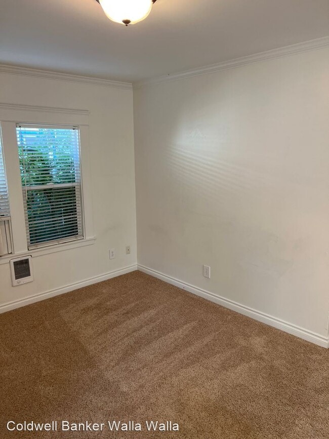 Building Photo - 3 br, 1 bath House - 508 E. Cherry